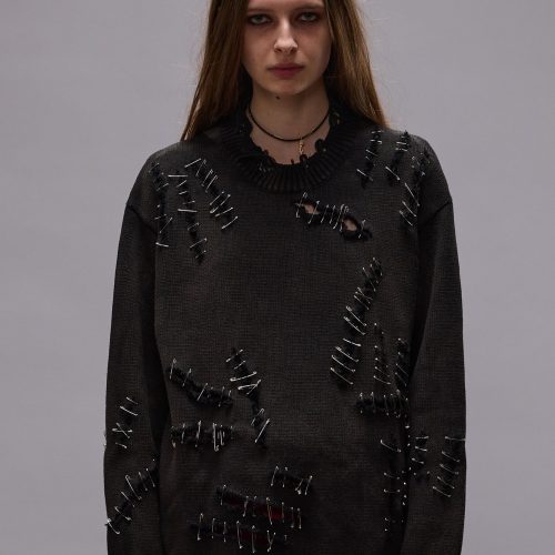 r13 slashed boyfriend sweater black with pins 40355428925609